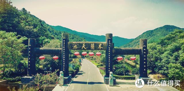 赴花木兰的千年约定？10公里山水大峡谷，趟出穿梭时空的纯美之旅