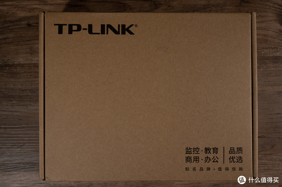  TP-LINK ST1008F万兆SFP交换机及威联通UC5G1T 5GbE网卡开箱