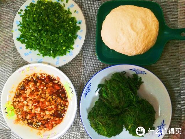 它是海边野菜，生长在盐碱地，味道鲜美有营养，错过再等一年