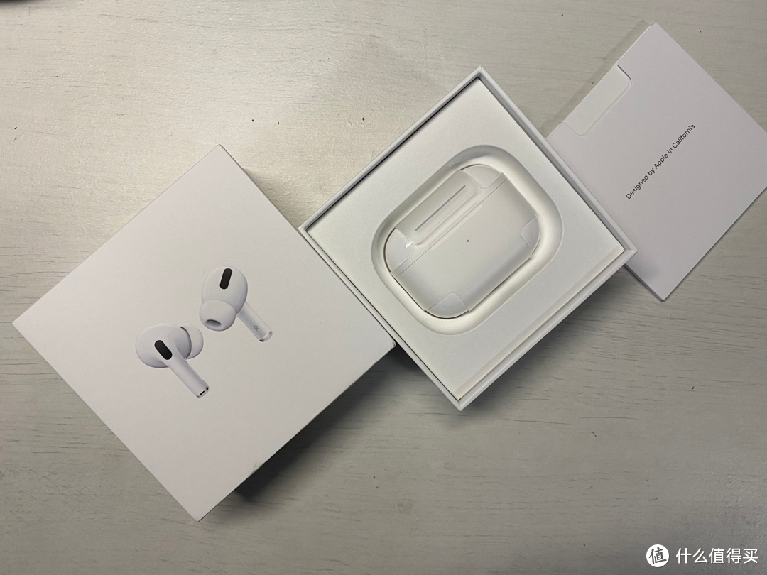 airpods pro盒子外面有一次性塑料封口膜,不怕買到二手產品.