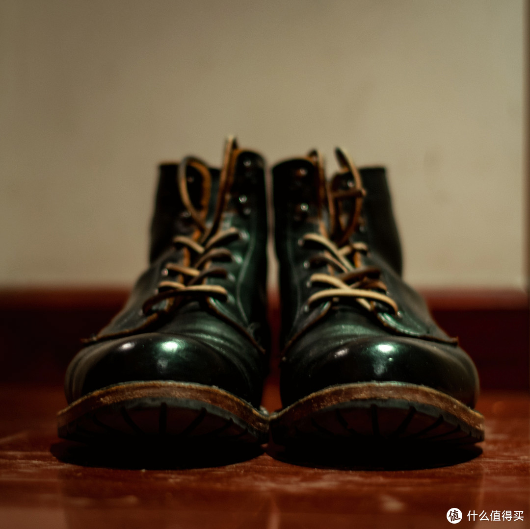 工装靴五年旧化——小白与小红