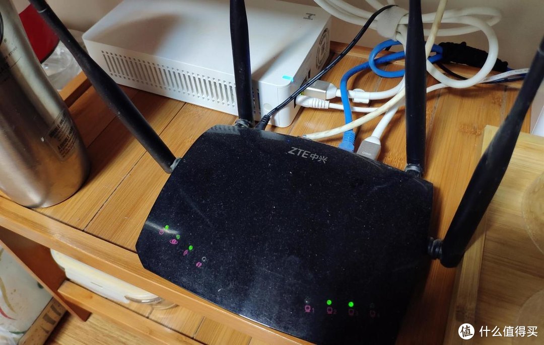 WiFi6究竟有多6？苏宁极物小Biu路由器AX6首测：结合5G，颠覆智能家居