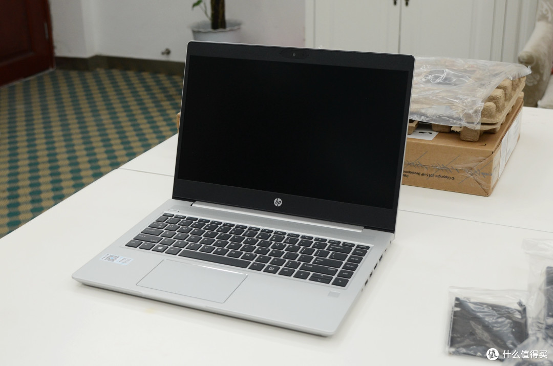 只有一个hp zhan 66 pro a 14 g3,也就是惠普战66 3代amd版本打开包装