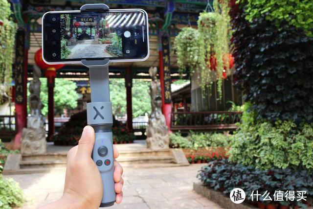 让Vlog拍摄变得简简单单，仅为一台手机重量的SMOOTH-X体验如何？