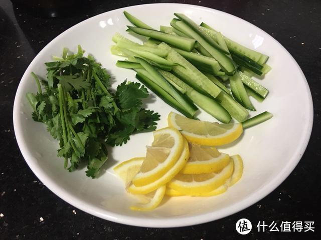 夏日，容易没胃口，试一试这道菜，爽口开胃，低脂健康