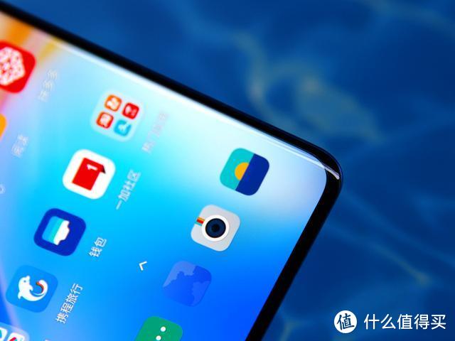 一加 8 Pro：不只是屏幕机皇，更是全面优秀的*级旗舰