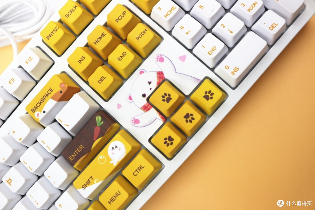 一萌到底疫情后的治愈从黑爵毛茸茸机械键盘开始