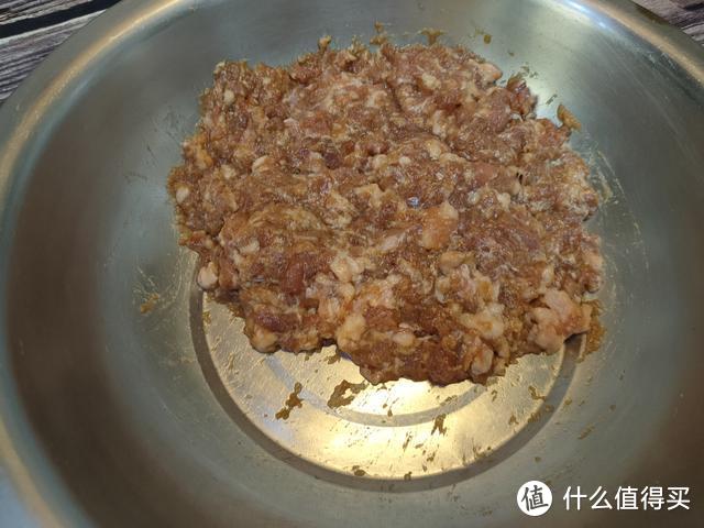 饭店调的饺子馅为啥好吃？掌握好口诀“盐水味油”，鲜嫩又多汁