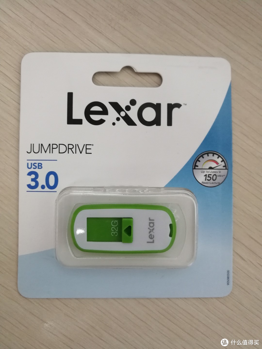 Lexar雷克沙32G和Xiake夏科64G，哪个U盘更具性价比？