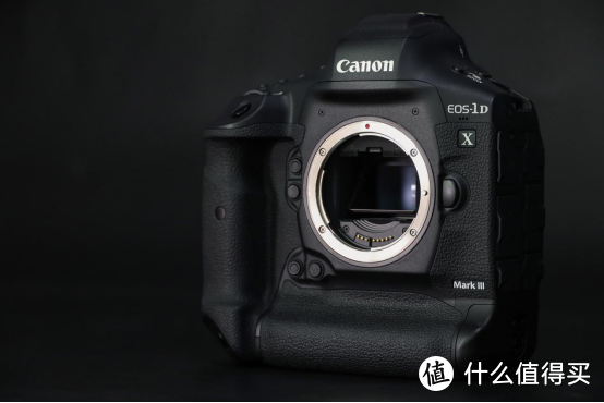 新一代机皇登场 全画幅旗舰单反EOS-1D X Mark III评测