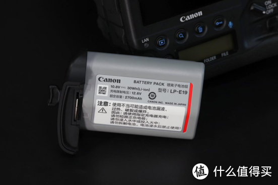 新一代机皇登场 全画幅旗舰单反EOS-1D X Mark III评测