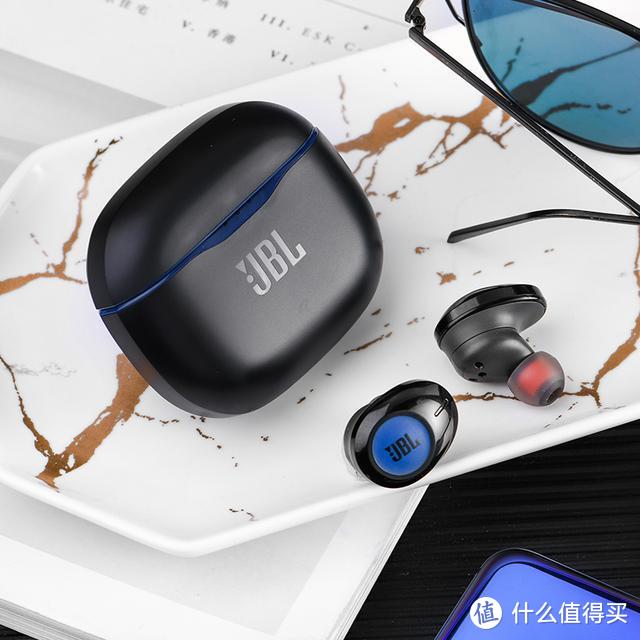 JBL TUNE120 TWS无线耳机测评，性能出色颜值也高