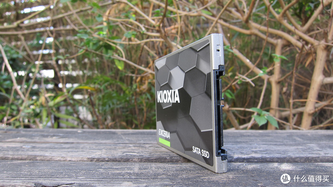 是时候忘掉机械硬盘了，KIOXIA铠侠TC10固态硬盘继承东芝存储衣钵