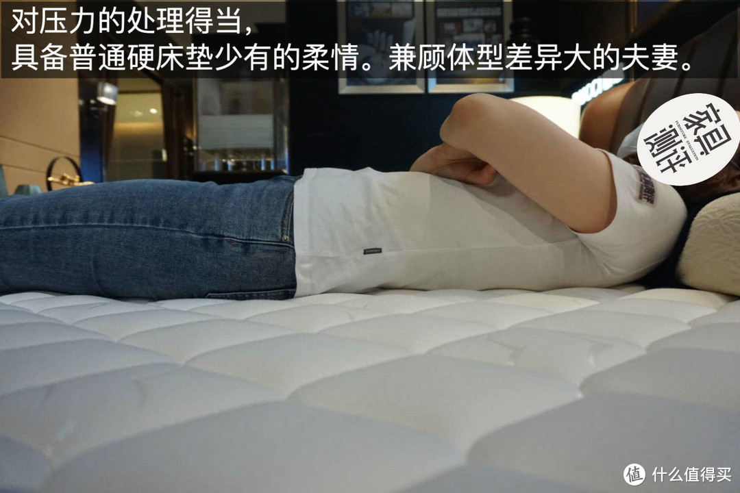 慕思床垫测评：硬床垫中的柔情派，特殊裥花给全身做“按摩” （3D系列：MCD1-1311A）