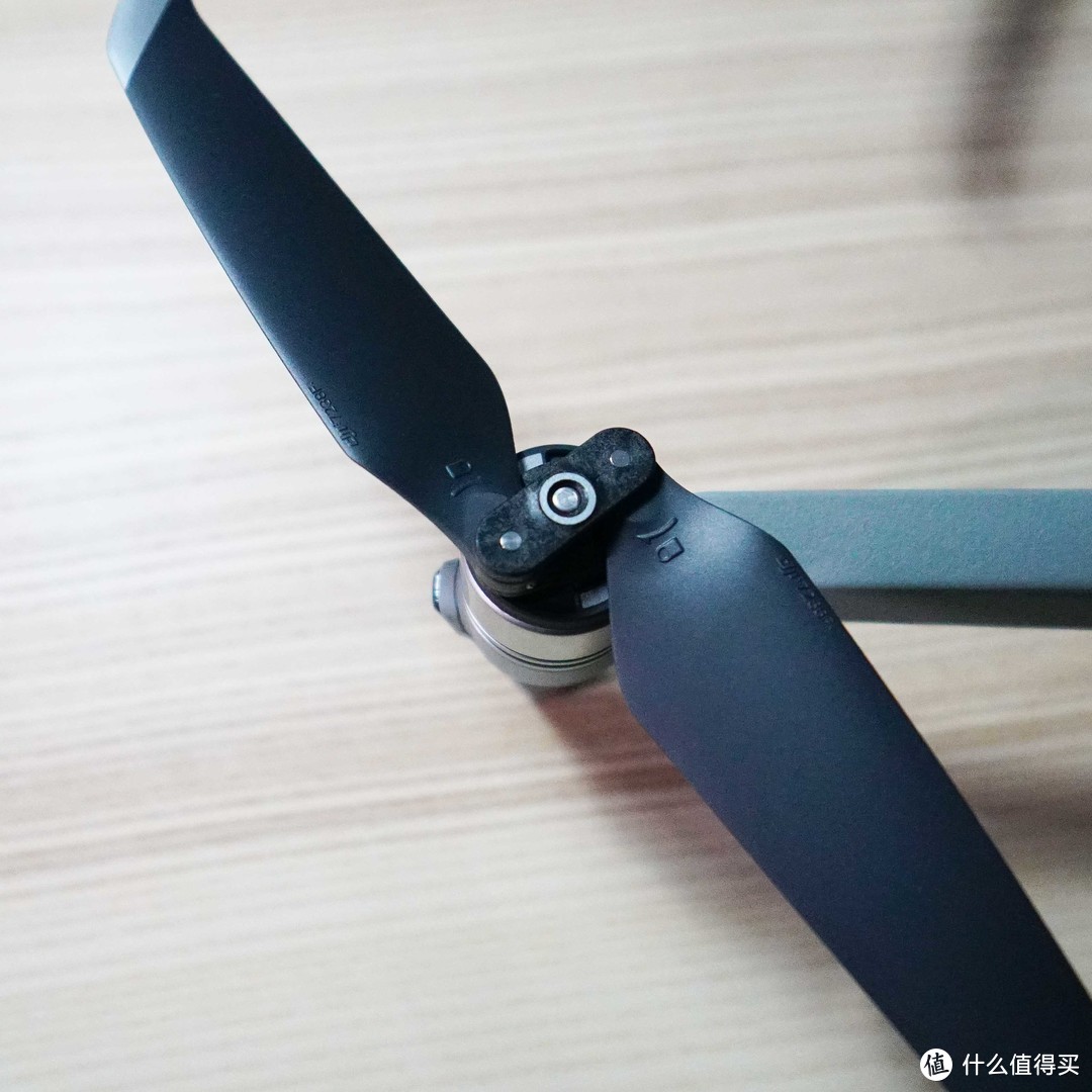 用过大疆Mavic Air 2我必须承认：这是性能怪兽，也是会飞的手机，真香又解毒。