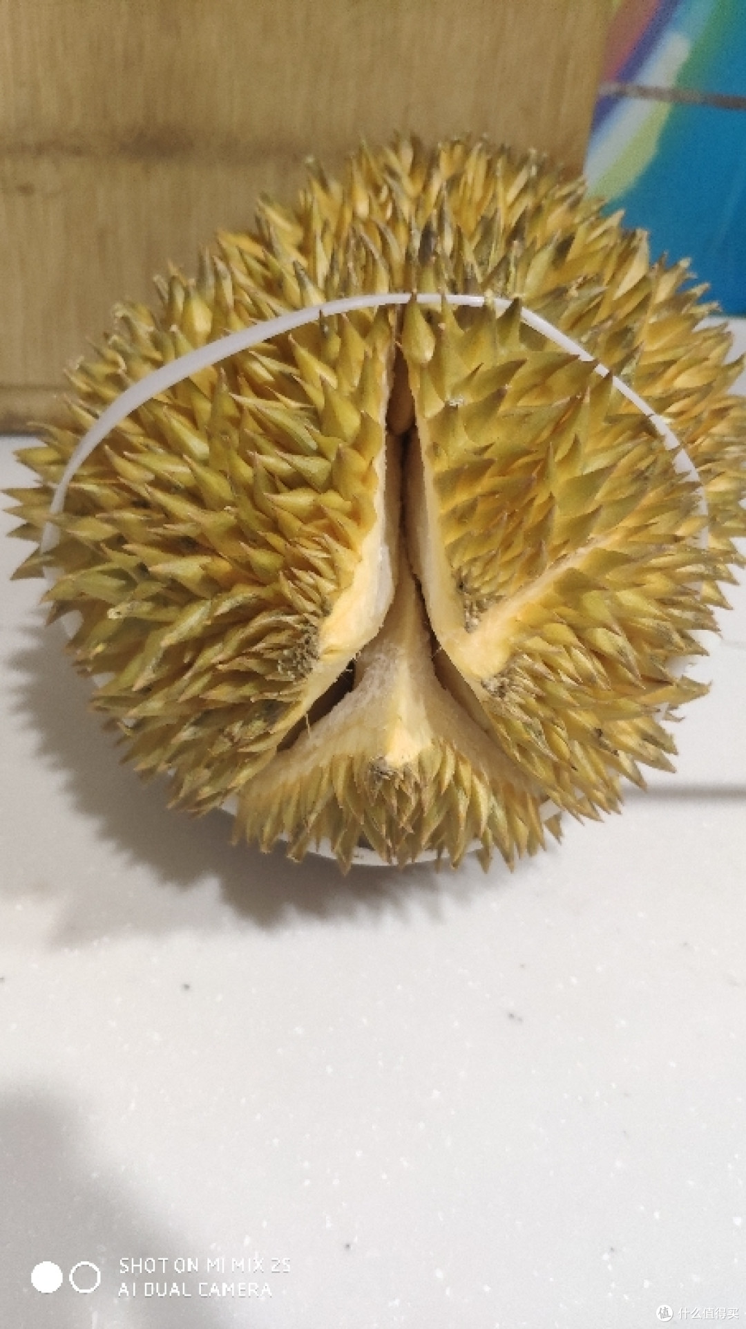 榴莲开裂了,家里果香更浓了,三下五除二就把果肉取出,是四房果肉2-2.