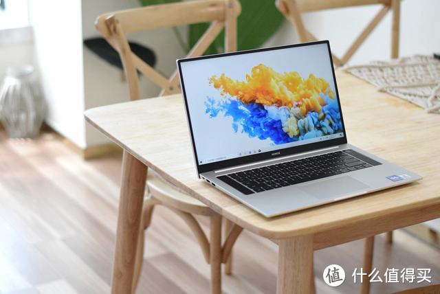 ​荣耀推出新款MagicBook Pro，拆机一探究竟，网友：散热不错！