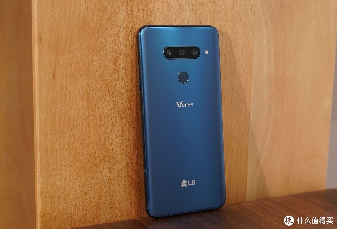 LG V40 ThinQ