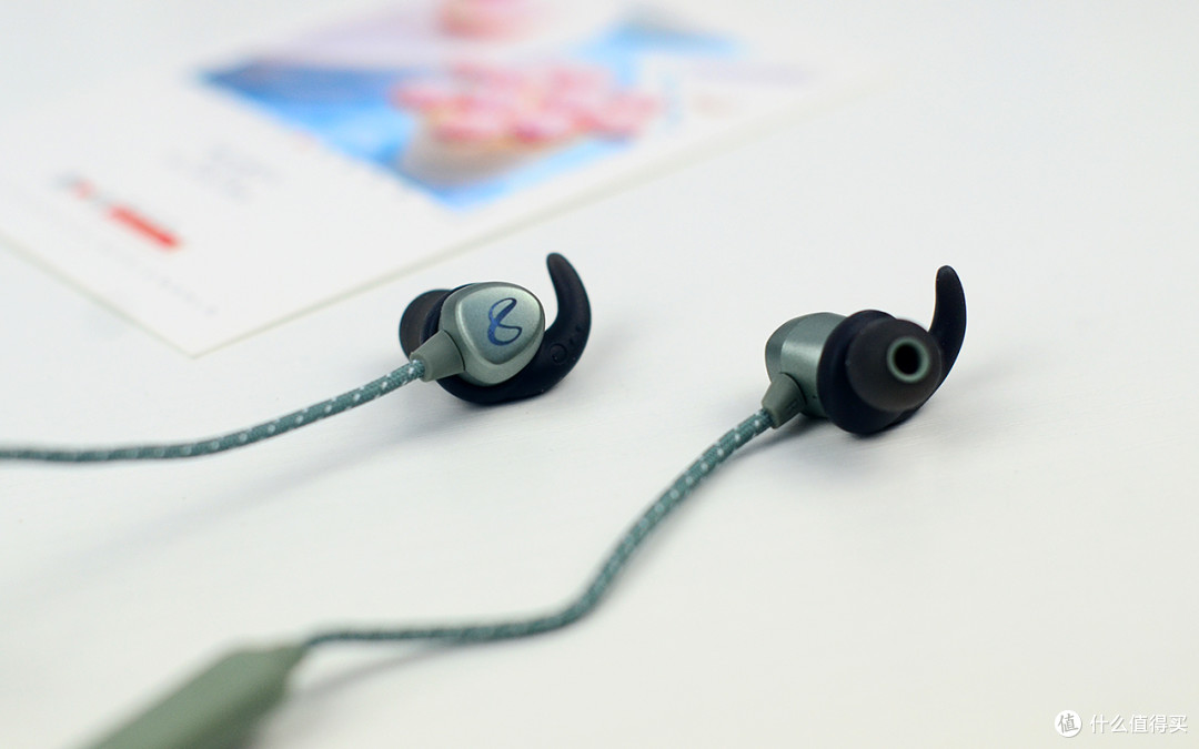 微客智品篇八十四轻奢极致主打音质表现的infinity燕飞利仕蓝牙耳机