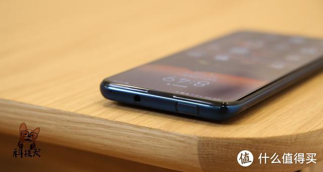 荣耀X10 5G手机正式开售；三星S20+馥郁红发布