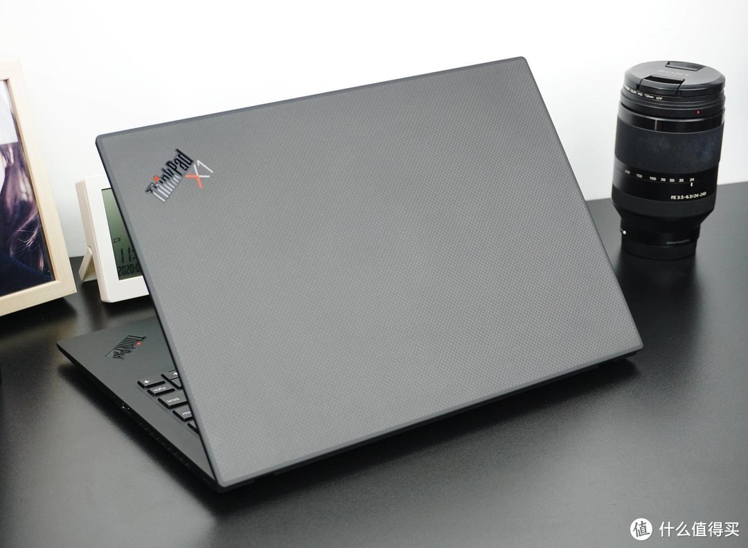 经典商务依旧，性能也很能打：ThinkPad X1 Carbon2020开箱体验