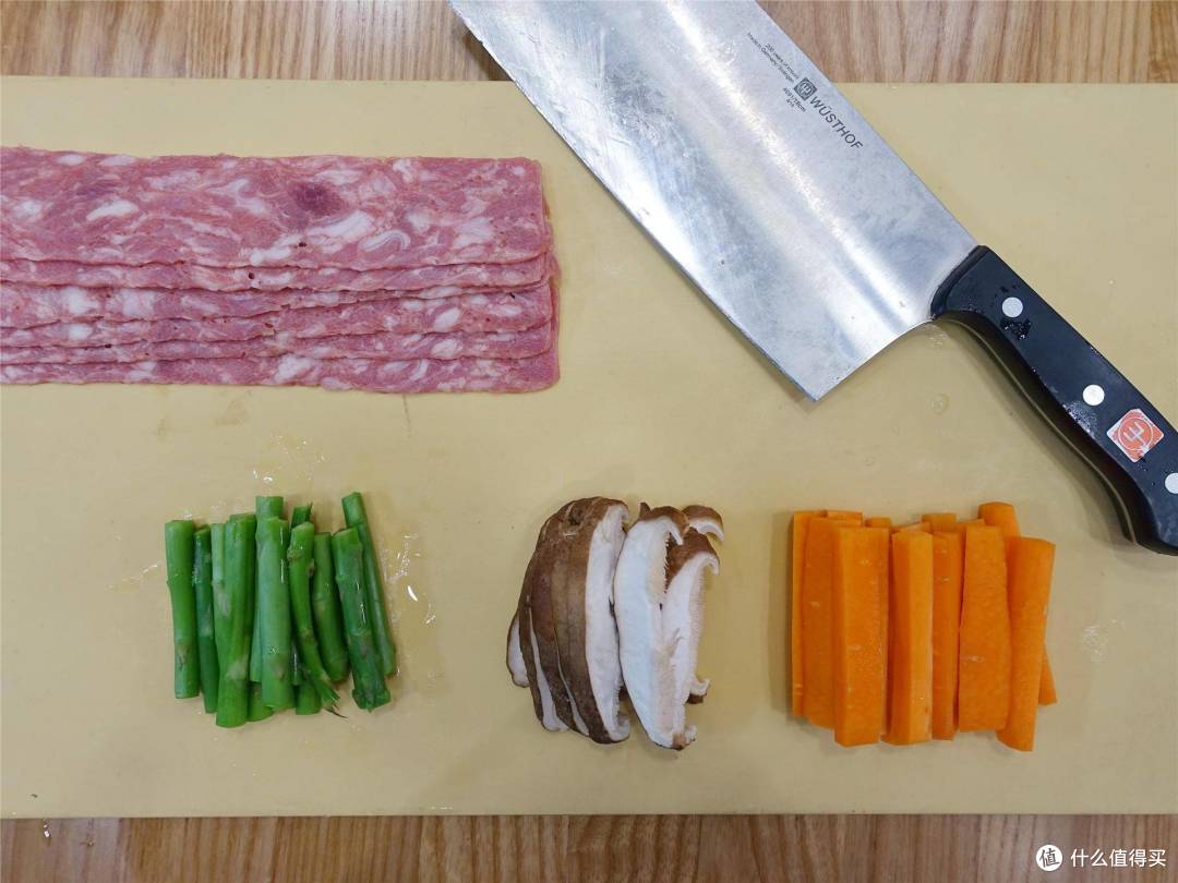 蒸烤箱+培根能玩出什么花样？吃播现场直播烤花式培根卷