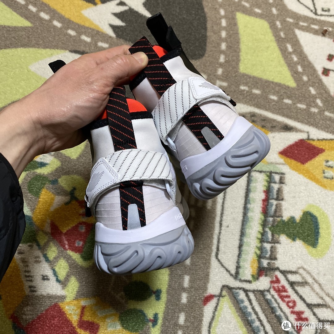 既机能又舒服！Air Jordan Proto-React Z