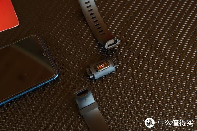 内置GPS+监测升级，Fitbit Charge 4智能手环珍藏版图赏评测