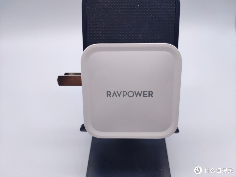全新体验，急速快充——RAVPower65W氮化镓充电器