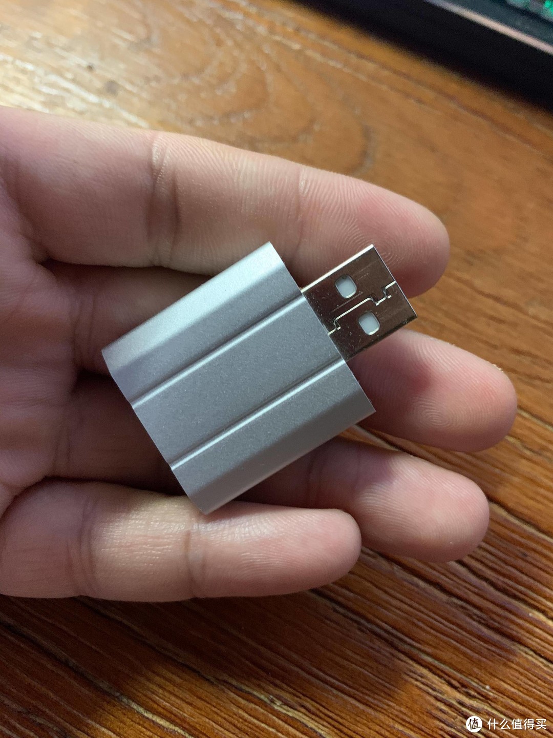 毕亚兹随身携带的USB2.0声卡，拯救没有前置3.5mm音频接口的小机箱