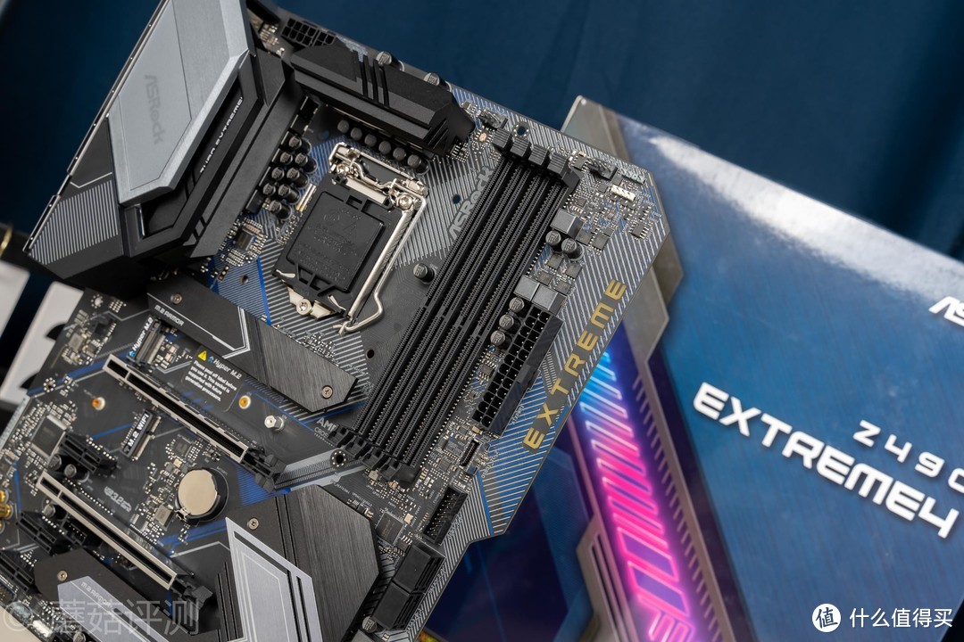 颜值出众、用料靠谱——华擎（ASRock）Z490 Extreme4极限玩家主板 简析