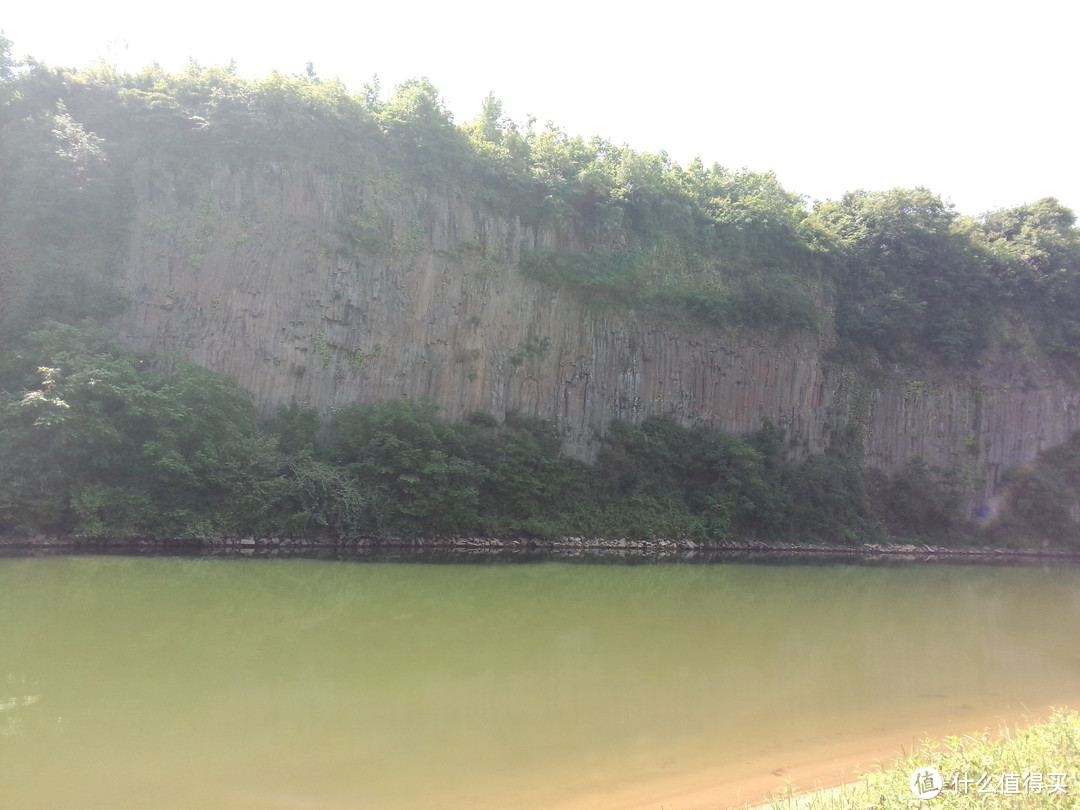 城市大玩家：丹东，这个玄武湖景区的火山岩壁有点美！