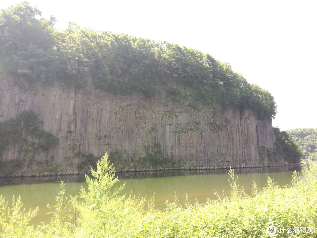 城市大玩家：丹东，这个玄武湖景区的火山岩壁有点美！