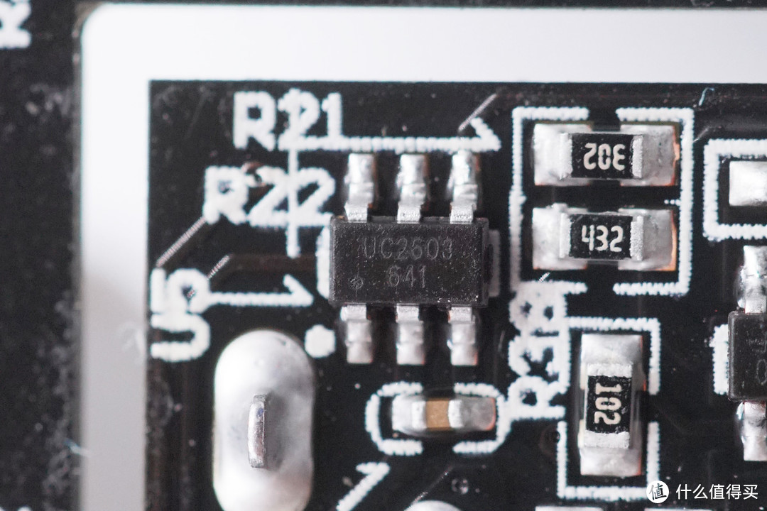 拆解报告：米家三USB-A口27W快充延长线插座MJCXB02QM