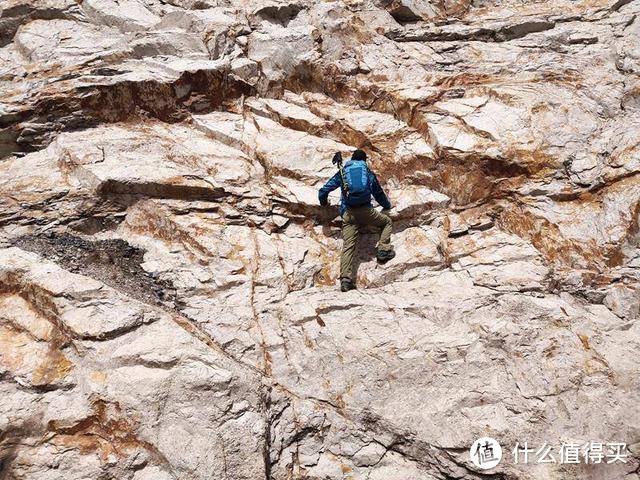 多特福特拉双肩登山包 看得见的透气让你出行无忧