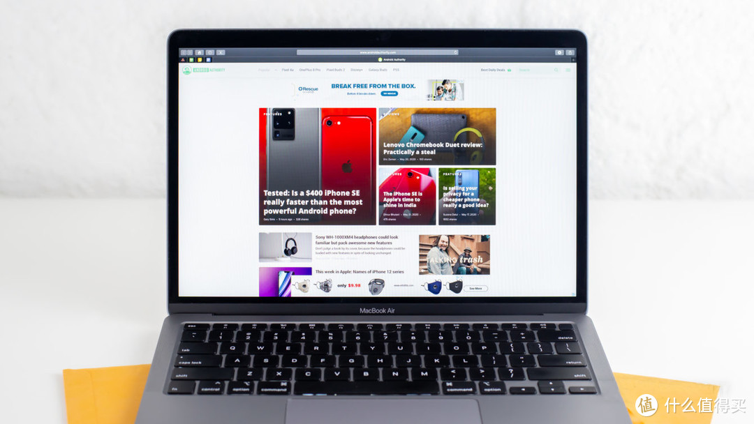 2020款MacBook Air测评，轻薄笔电的极致体验，入门版刚刚好！