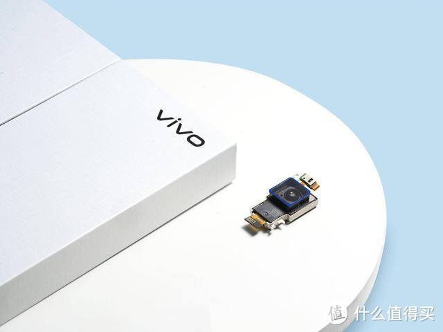 vivo变身技术流！不仅实现了微云台，还做出了世界第一薄的5G手机