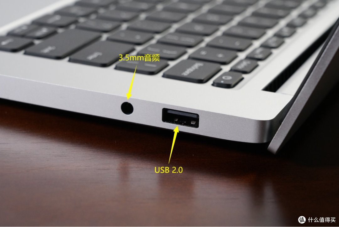 左侧配置了两个usb type-c接口,二者均为usb3.