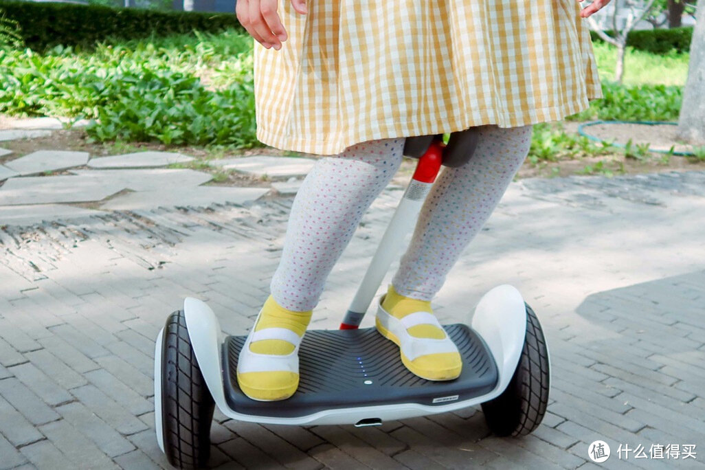 六一礼物—语音体感平衡车Nano孩子的新伙伴