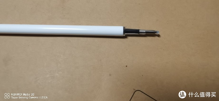 （简短的测评）小米中性笔和巨能写测评体验上手，哪个好？