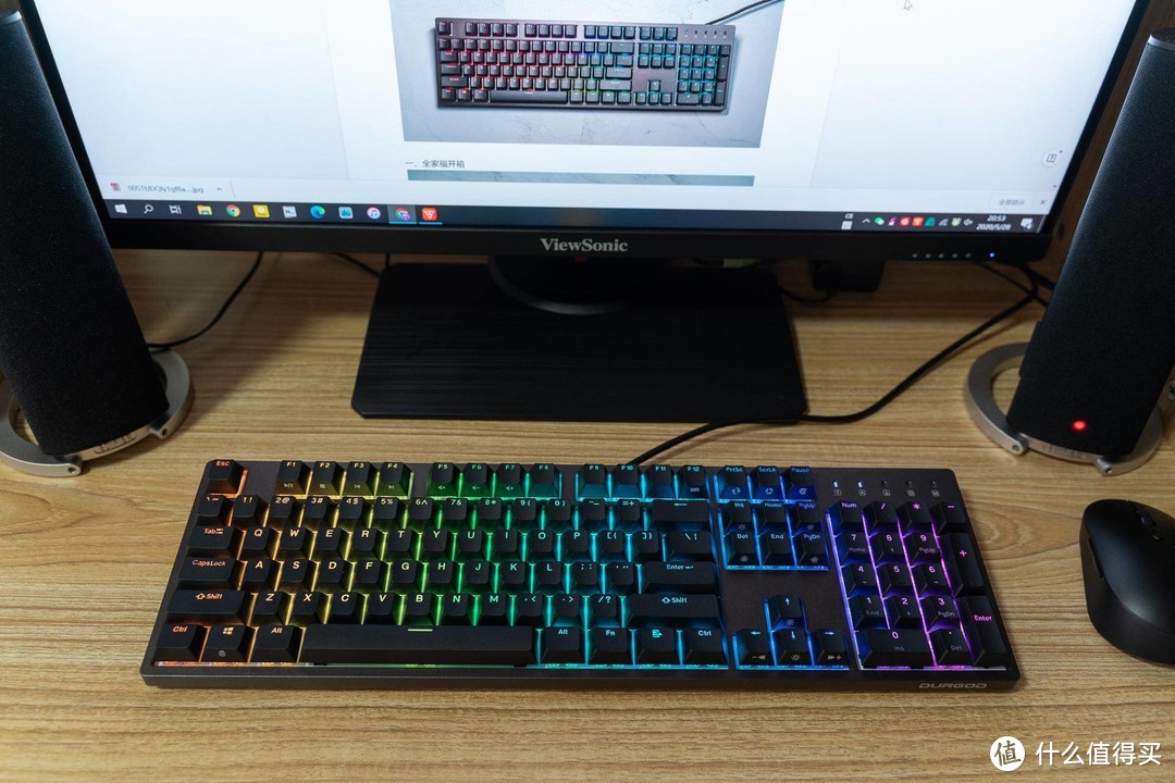 跟随音符跳跃的RGB键盘——DURGOD杜伽金牛座k310RGB NS版银轴机械键盘