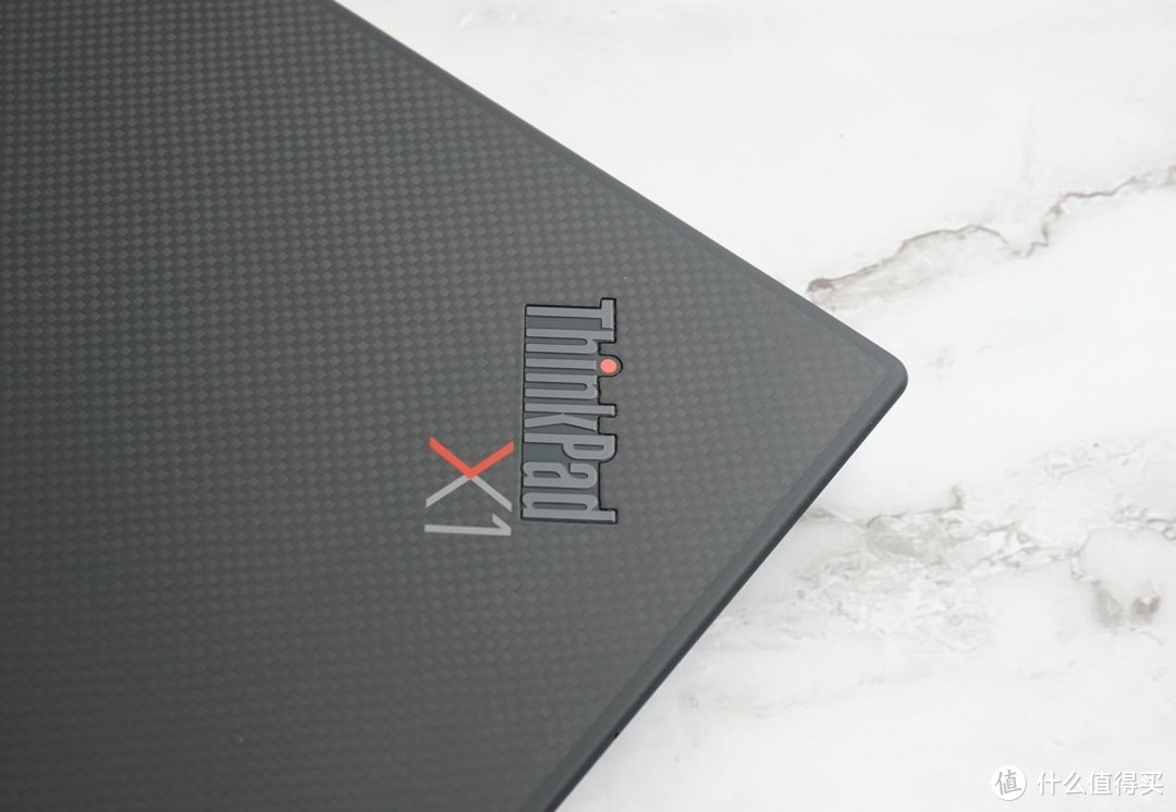 当经典商务与超强性能融合在一起，会触碰出什么样的火花？  ThinkPad X1 Carbon