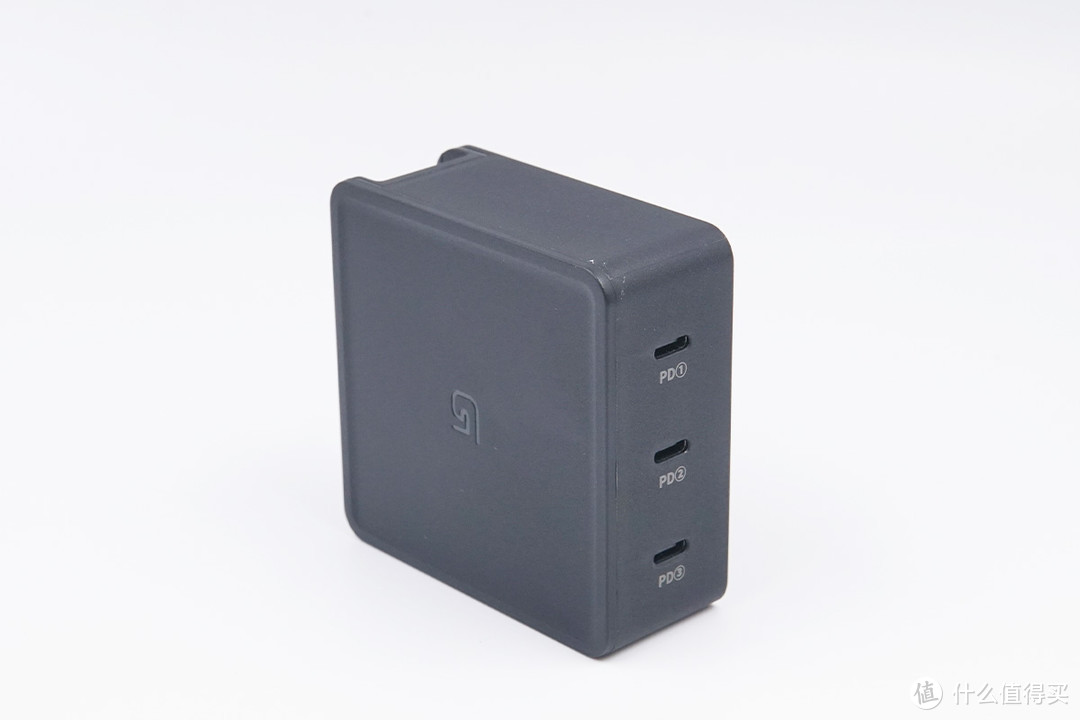 拆解报告：老七机基地三USB-C口66W PD快充充电器9P3