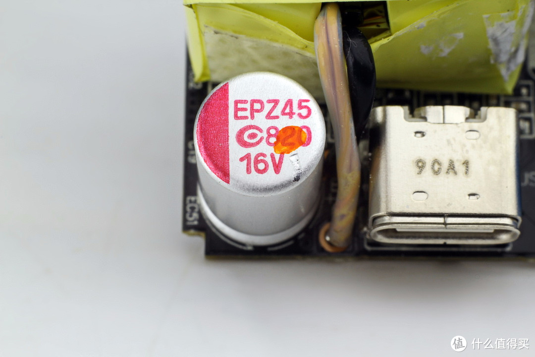 拆解报告：小米18W USB PD快充充电器