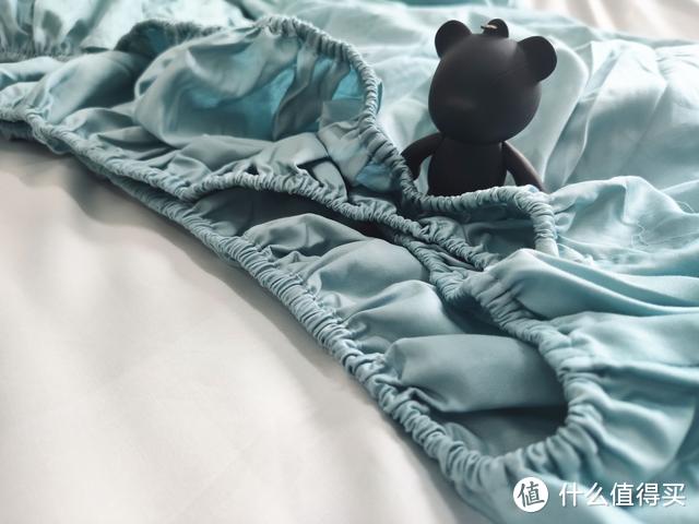 绘睡80支贡缎四件套：100%新疆长绒棉，抗菌防螨，触感如丝般顺滑