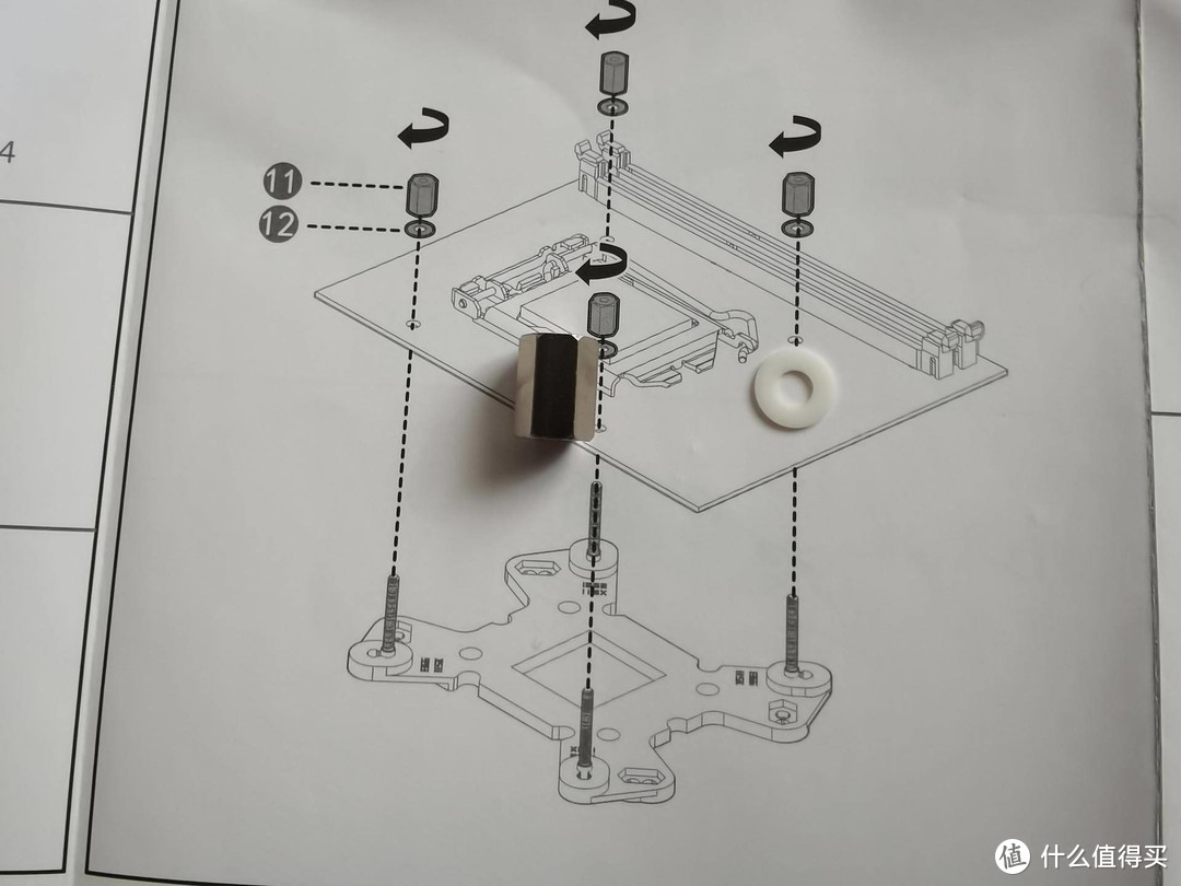 新手小白第一次更换CPU散热：反人类400这不是挺好装的吗