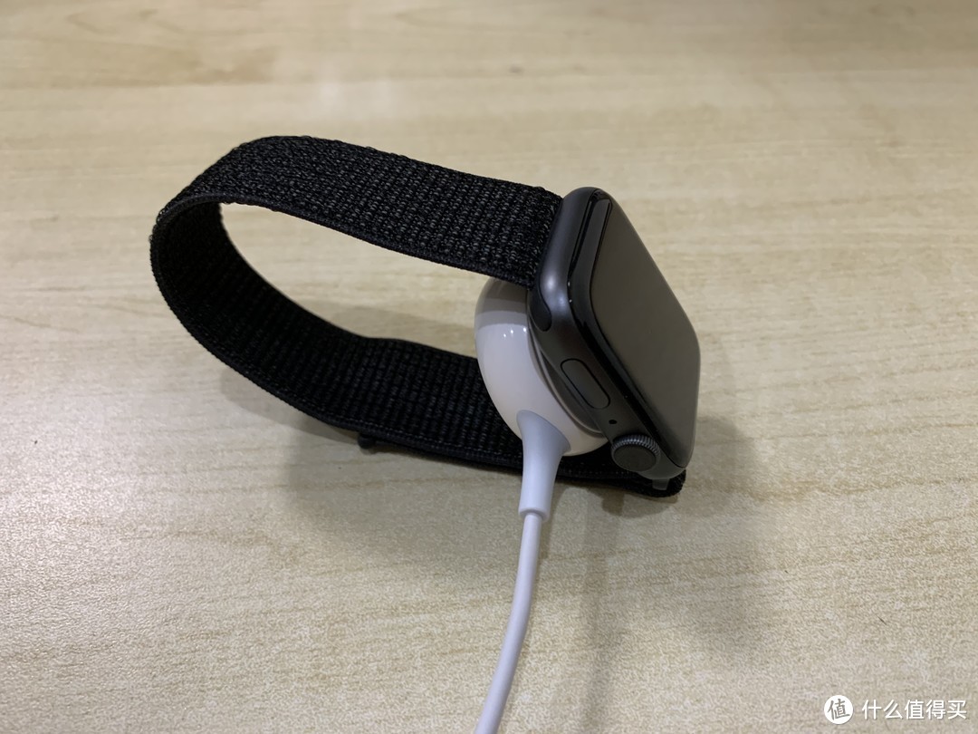 原配的替代，绿联USB-C Apple Watch 充电器