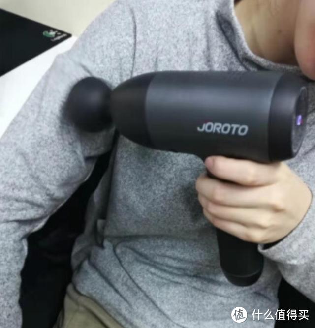 一键操控，放松体验 —— 美国 JOROTO 捷瑞特筋膜枪【十款筋膜枪评测第4章】