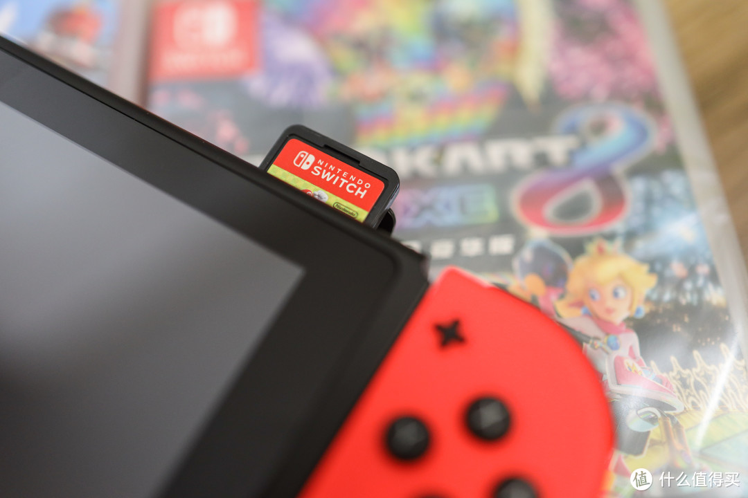 家庭趣玩之选：Nintendo Switch™ 国行续航增强版评测