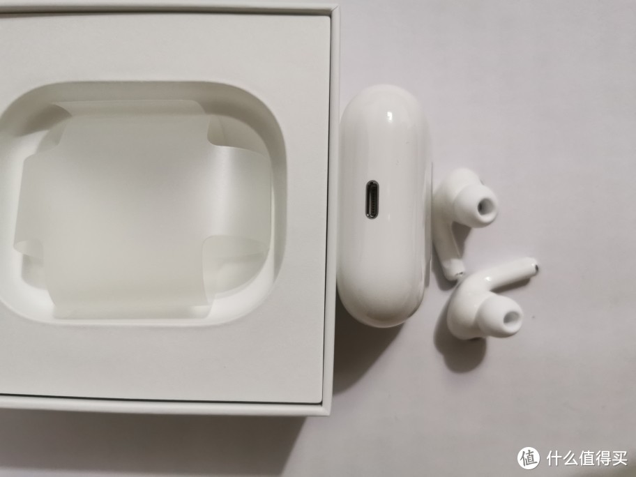 在大妈十年来收到最昂贵的礼物——苹果 AirPods Pro 真无线降噪耳机简单开箱评测（炫耀）